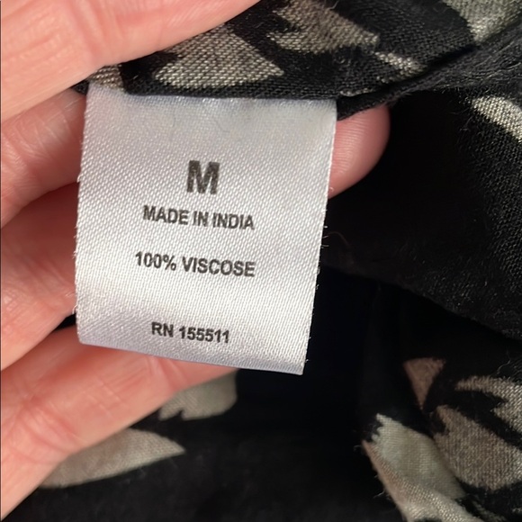 Aeropostale Black and White Casual Button Down Shirt - Picture 4 of 5